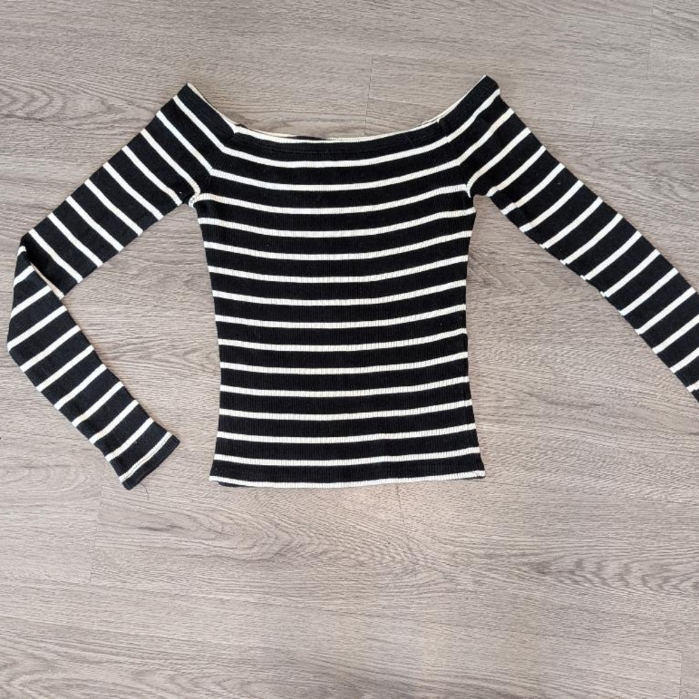 Off The Shoulder Style Garage Black and White Long Sleeved Striped Top